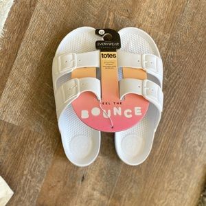 NEW Totes SolBounce White Sandals